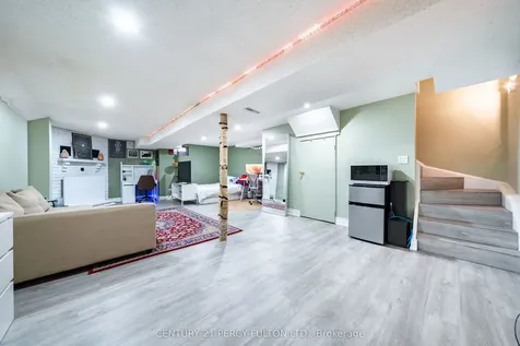 49 Croach Crescent Toronto ON M1S 4H9