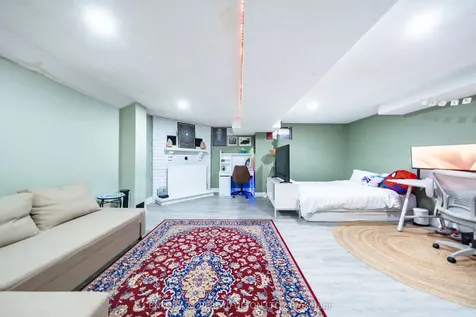 49 Croach Crescent Toronto ON M1S 4H9
