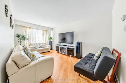49 Croach Crescent Toronto ON M1S 4H9