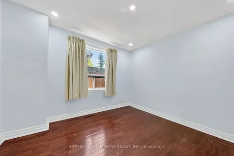 18 Bergen Road Toronto ON M1P 1R9