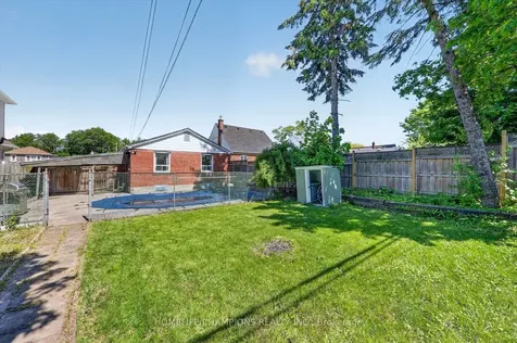 18 Bergen Road Toronto ON M1P 1R9