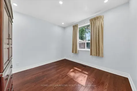 18 Bergen Road Toronto ON M1P 1R9