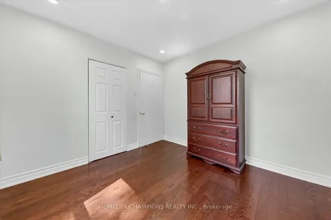 18 Bergen Road Toronto ON M1P 1R9