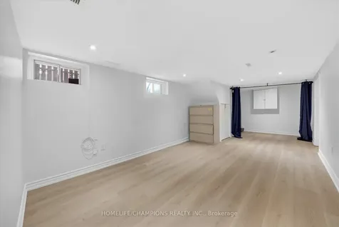 18 Bergen Road Toronto ON M1P 1R9