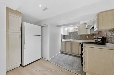 18 Bergen Road Toronto ON M1P 1R9