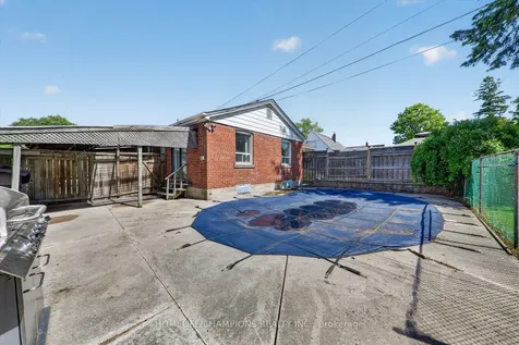 18 Bergen Road Toronto ON M1P 1R9