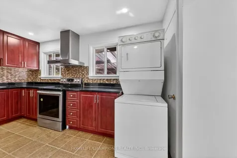 18 Bergen Road Toronto ON M1P 1R9