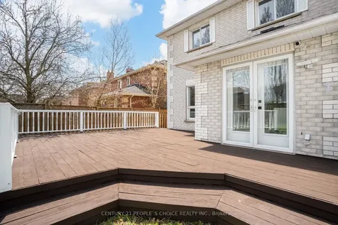 33 Billings Street Whitby ON L1N 9C1