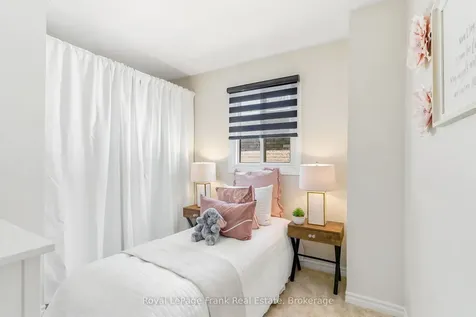 72 Broadlands Crescent Clarington ON L1E 1R1