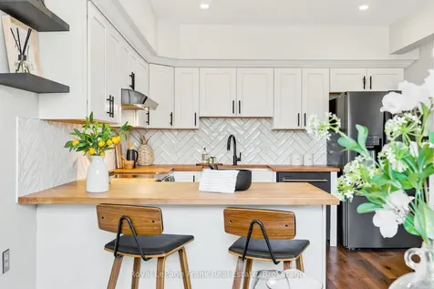 72 Broadlands Crescent Clarington ON L1E 1R1