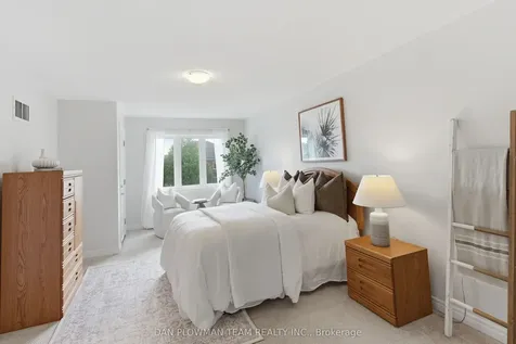 19 Davidson Street Whitby ON L1P 1V9