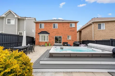 1747 Goldsmith Drive Oshawa ON L1K 0R3