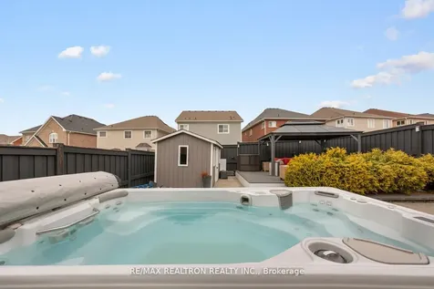 1747 Goldsmith Drive Oshawa ON L1K 0R3