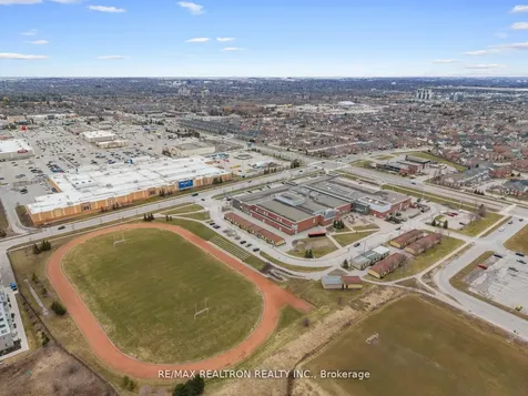 1747 Goldsmith Drive Oshawa ON L1K 0R3