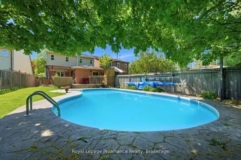 4 Henderson Drive Whitby ON L1N 7Y2