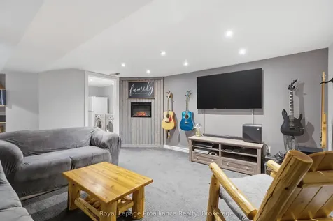 4 Henderson Drive Whitby ON L1N 7Y2