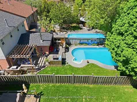 4 Henderson Drive Whitby ON L1N 7Y2