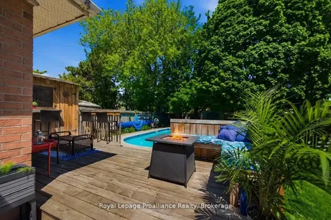 4 Henderson Drive Whitby ON L1N 7Y2
