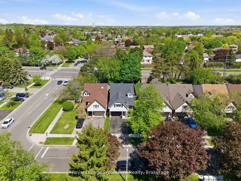 4 Henderson Drive Whitby ON L1N 7Y2
