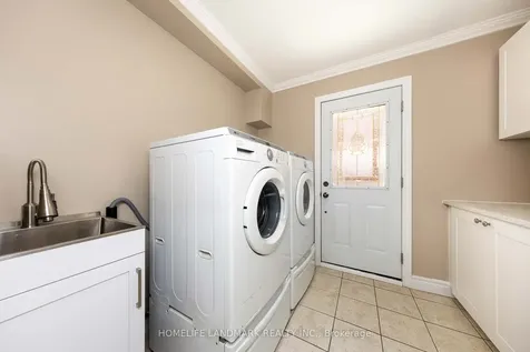 1609 Major Oaks Road Pickering ON L1X 2G9