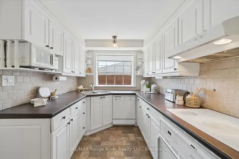 702 Gilbert Street W Whitby ON L1N 1S2