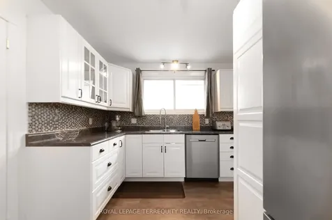 90 Keewatin Street S Oshawa ON L1H 6Z1