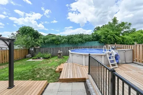 90 Keewatin Street S Oshawa ON L1H 6Z1