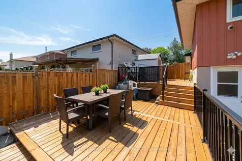 90 Keewatin Street S Oshawa ON L1H 6Z1
