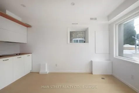 523 Craven Road Toronto ON M4L 2Z6