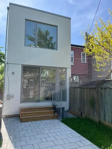 523 Craven Road Toronto ON M4L 2Z6