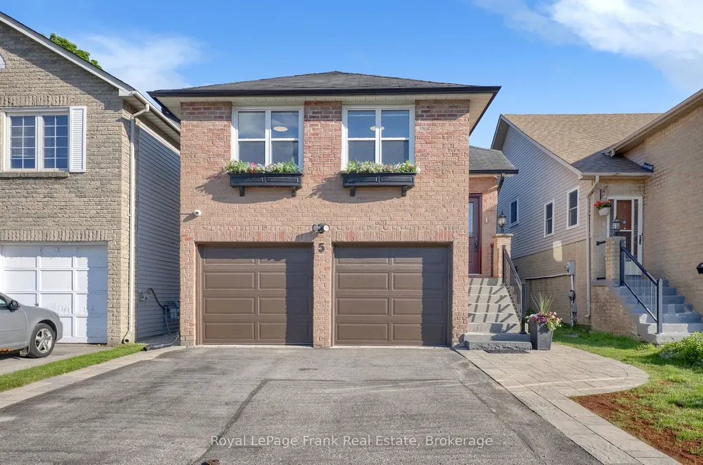 5 Empire Crescent Clarington ON L1E 1E3