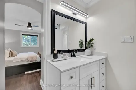 5 Empire Crescent Clarington ON L1E 1E3