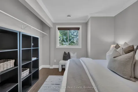 5 Empire Crescent Clarington ON L1E 1E3