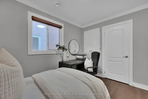 5 Empire Crescent Clarington ON L1E 1E3
