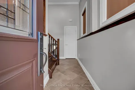5 Empire Crescent Clarington ON L1E 1E3