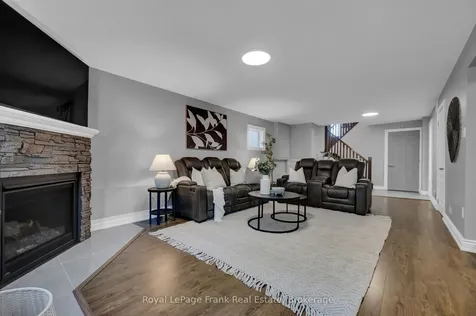 5 Empire Crescent Clarington ON L1E 1E3