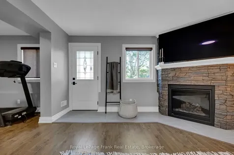 5 Empire Crescent Clarington ON L1E 1E3