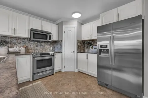 5 Empire Crescent Clarington ON L1E 1E3
