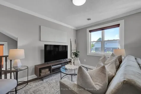 5 Empire Crescent Clarington ON L1E 1E3