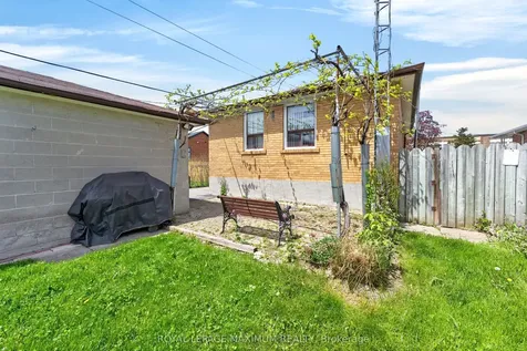 3 Japonica Road Toronto ON M1R 4R6