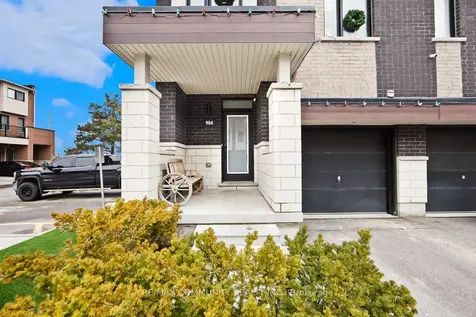 984 Kicking Horse Path Oshawa ON L1J 0B4