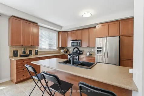 274 Montgomery Avenue Whitby ON L1M 0B6