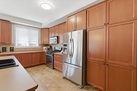 274 Montgomery Avenue Whitby ON L1M 0B6