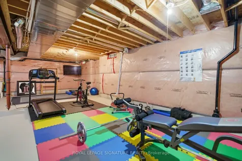274 Montgomery Avenue Whitby ON L1M 0B6