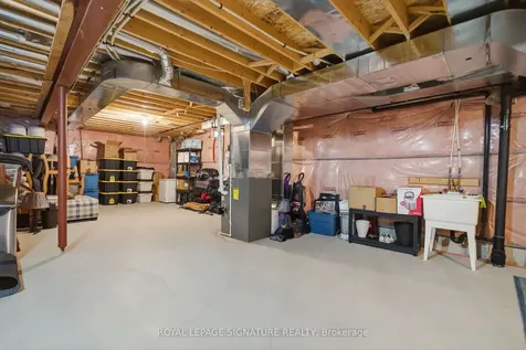 274 Montgomery Avenue Whitby ON L1M 0B6