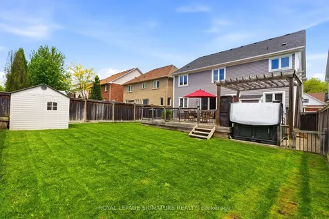 274 Montgomery Avenue Whitby ON L1M 0B6