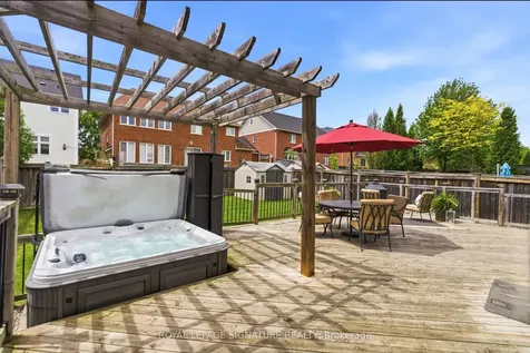 274 Montgomery Avenue Whitby ON L1M 0B6