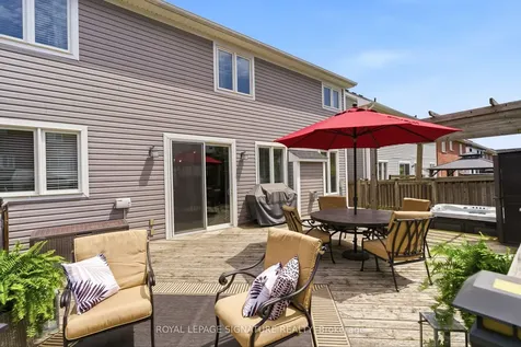 274 Montgomery Avenue Whitby ON L1M 0B6