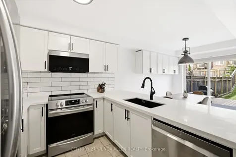 1821 Shelburne Street Oshawa ON L1K 0T3