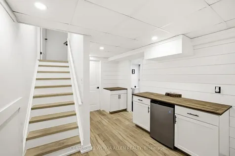 1821 Shelburne Street Oshawa ON L1K 0T3